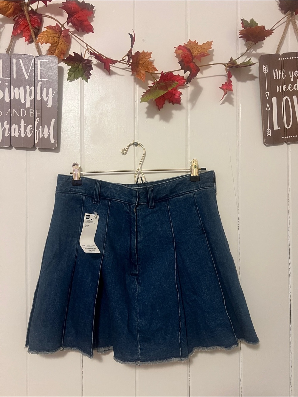 💕❤️‍🔥 Uniqlo Dark Blue Denim Pleated Skirt -xl
